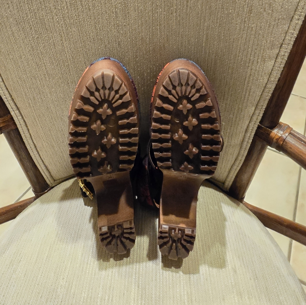 Autumn Adiegbo Triple-Strap Brocade Platform Clogs Crystal Buckles 9.5 NEW Italy - Picture 11 of 12